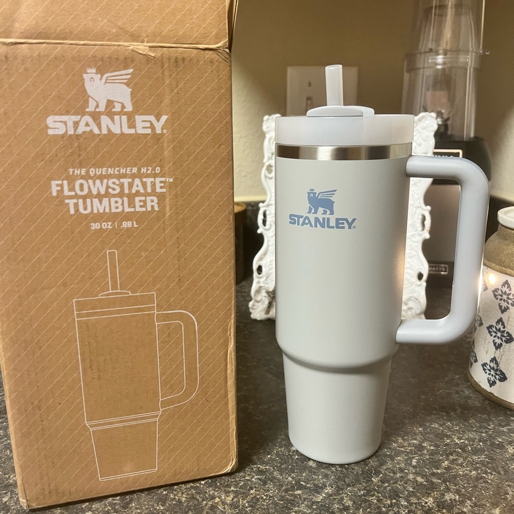 Stanley 30oz Flowstate Tumbler